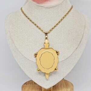 Vintage Arthur Pepper Signed ART Enamel Turtle Gold Tone Pendant Chain Necklace